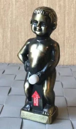 мальчик зажигалка с колпачком на члене